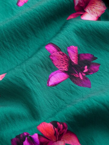 Robe B by Ted Baker en vert