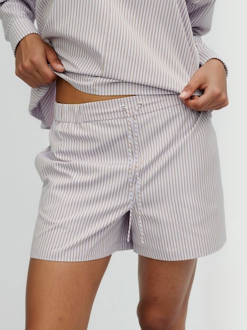 Résumé - regular Pantalón ' FloRS ' en bronce: frente