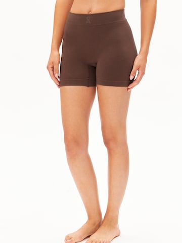 ARMEDANGELS Broekje in Bruin: voorkant