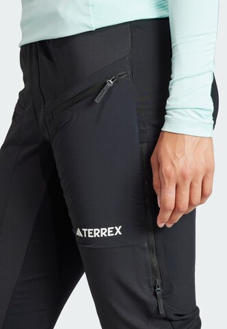 Slimfit Pantaloni per outdoor 'Xperior Fast' di ADIDAS TERREX in nero