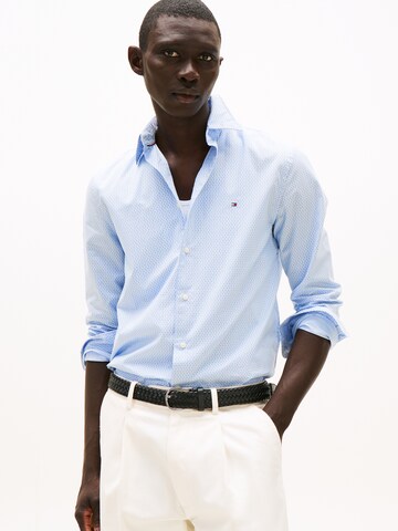 Coupe regular Chemise TOMMY HILFIGER en bleu : devant