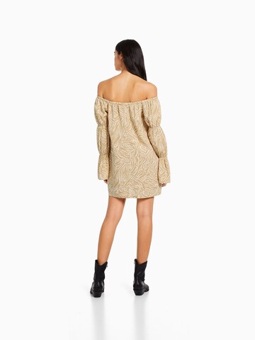Abito di Bershka in beige