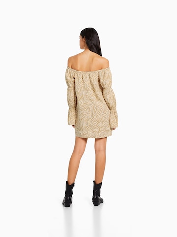 Bershka Kleid in Beige