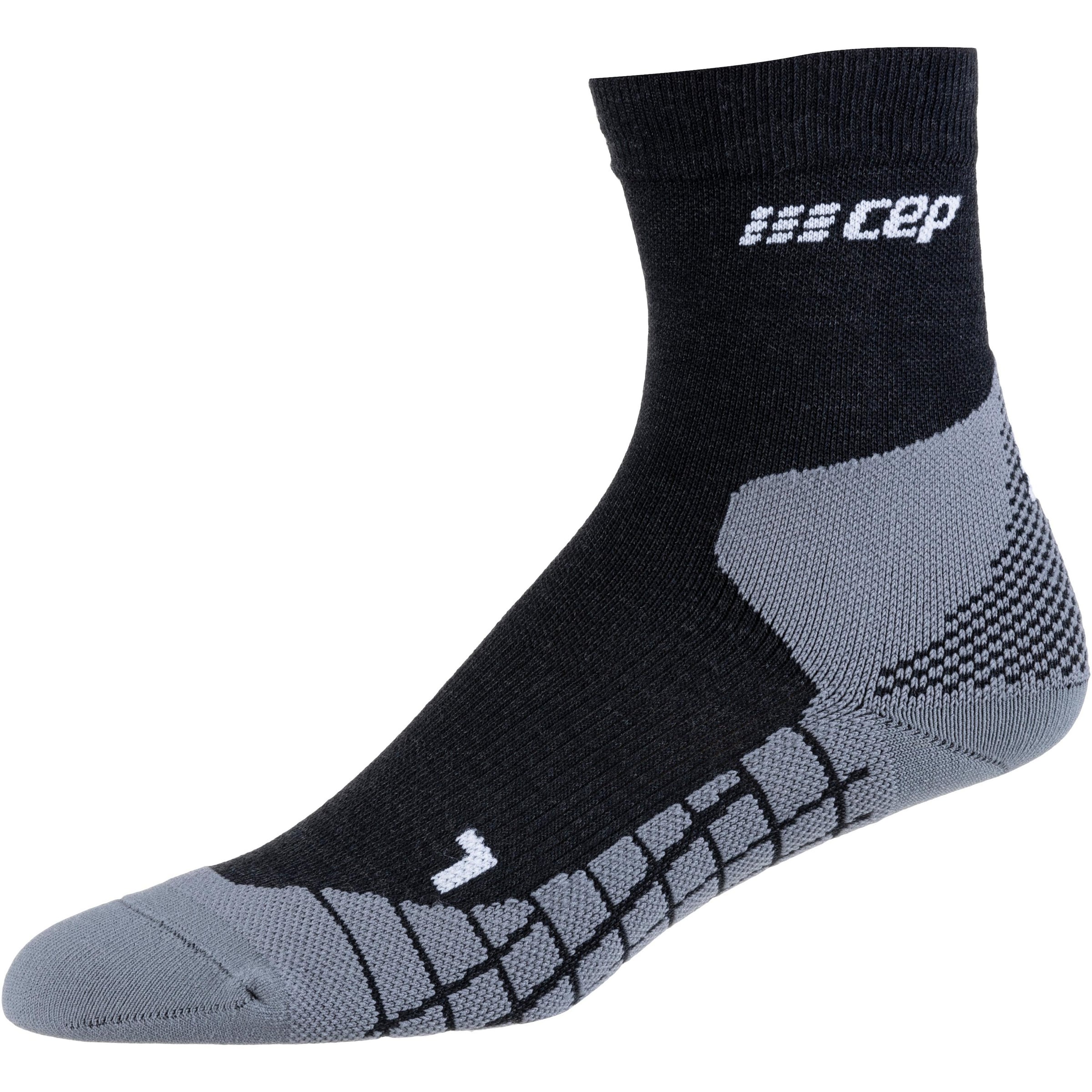 CEP Sportsocken 'Light Hiking' in Schwarz: Vorderseite