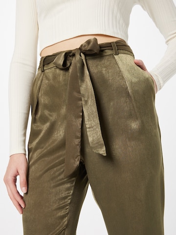 Regular Pantalon à plis Koton en vert