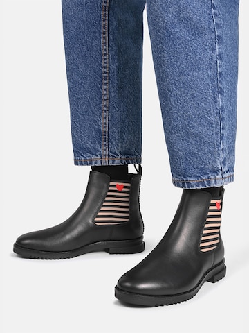 Crickit Chelsea Boots ' UNNA ' in Black: front