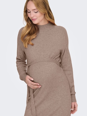 Abito di Only Maternity in marrone