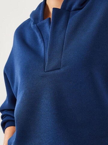 Bianco Lucci Sweatshirt in Blauw
