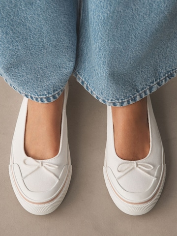 Next Низкие кроссовки 'Forever Comfort' в Белый