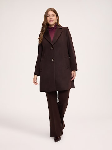 Cappotto di mezza stagione di Fiorella Rubino in marrone