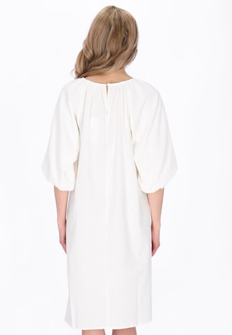 usha WHITE LABEL - Vestido 'Minimalistic' em branco