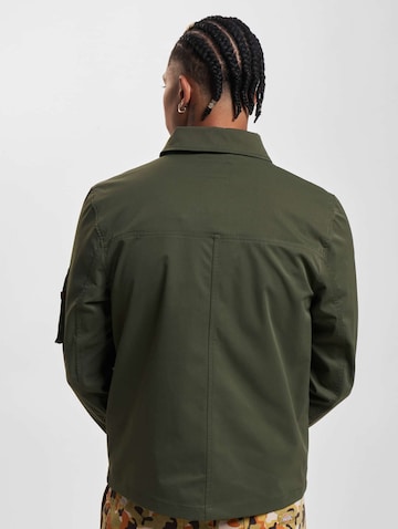 Slim fit Geacă de primăvară-toamnă de la ALPHA INDUSTRIES pe verde