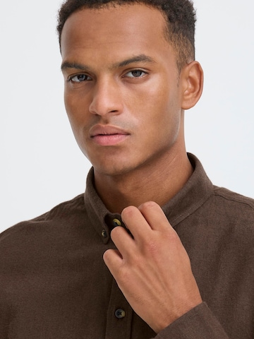 BLEND Regular Fit Skjorte 'BHBurley' i brun