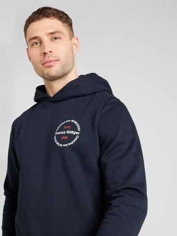 TOMMY HILFIGER Sweatshirt in Blauw