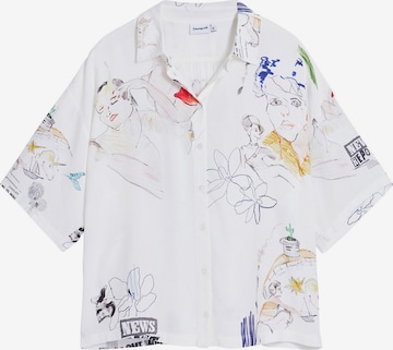 Bluză de la Desigual pe alb: față