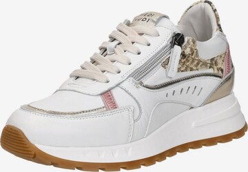 Baskets basses 'Mirren' Piedi Nudi en blanc : devant