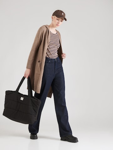 T-shirt 'Enriccaa' ARMEDANGELS en marron