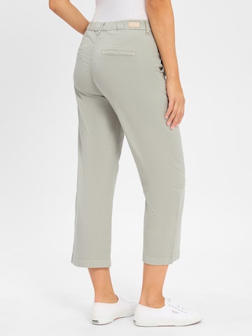 MAC Flared Pleat-front trousers in Green