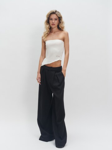 Wide leg Pantaloni cutați 'Thalisa' de la millane pe negru