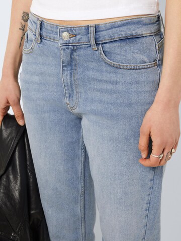 Regular Jeans de la Noisy may pe albastru