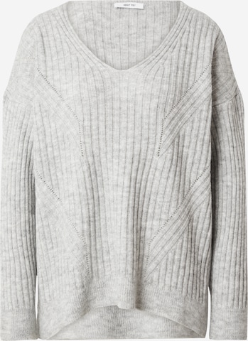 ABOUT YOU Sweater 'Dorothee' in Grey: front