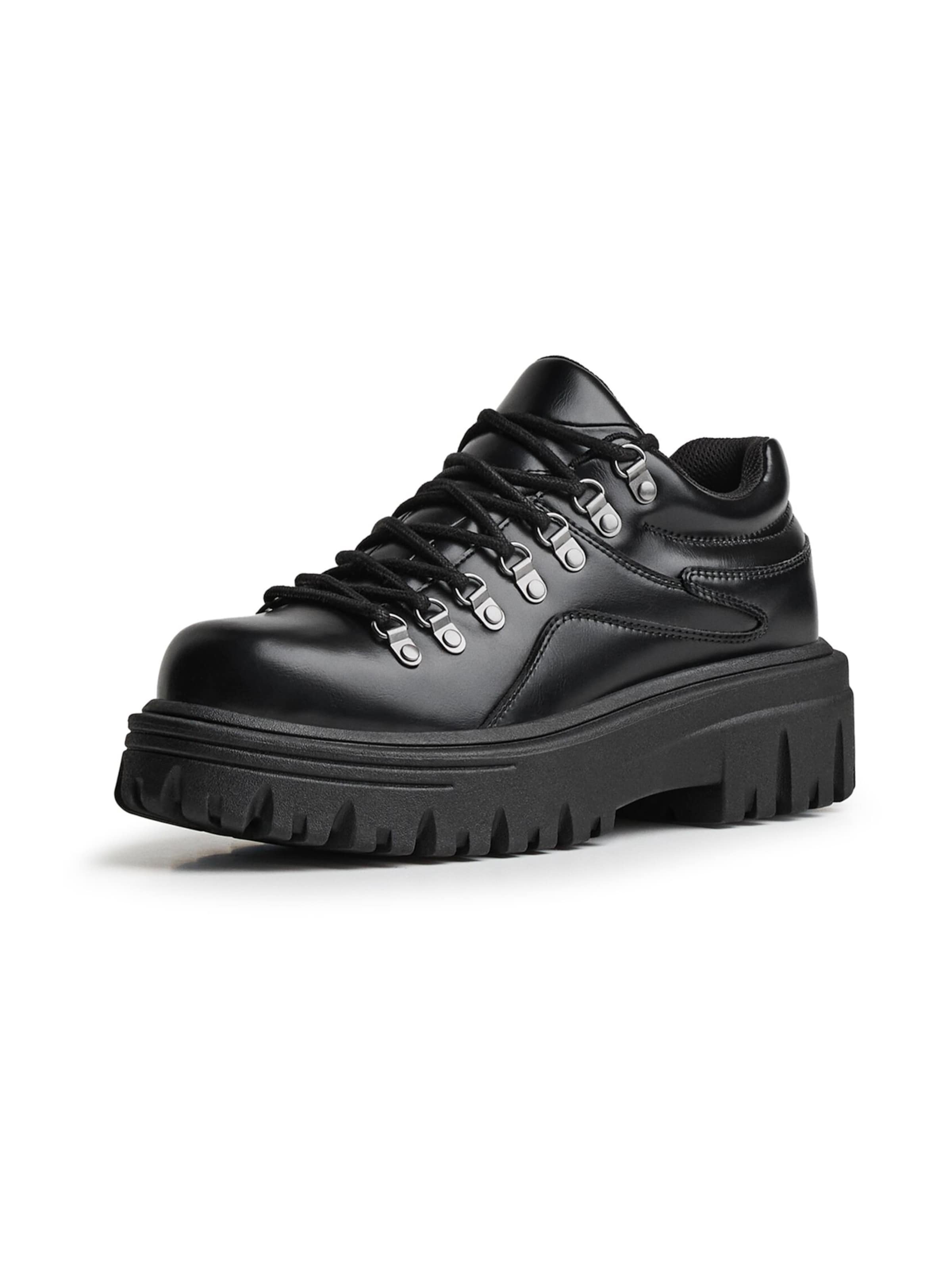 Bershka Обувки с връзки 'ZAPATO NEW ROCK' в черно: отпред