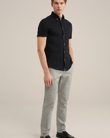 Slim fit Camicia di WE Fashion in nero