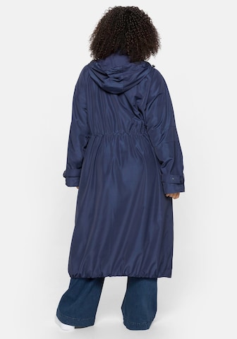 SHEEGO Between-Seasons Coat in Blue