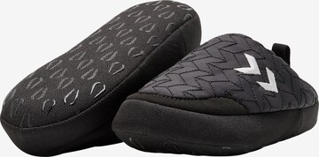 Hummel Slippers in Black