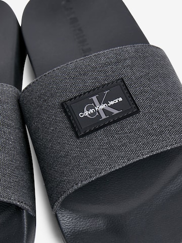 Calvin Klein Jeans Pantolette in Grau