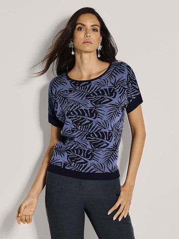 MADELEINE Pullover in Blau: Vorderseite