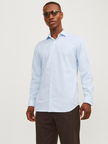 Coupe slim Chemise 'JPRBLaparker' JACK & JONES en bleu : devant