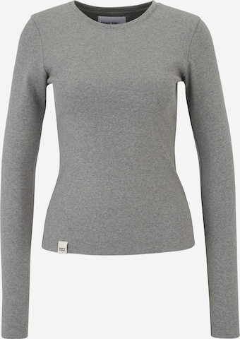 ABOUT YOU REBIRTH STUDIOS - Camisa 'Essential' em cinzento: frente