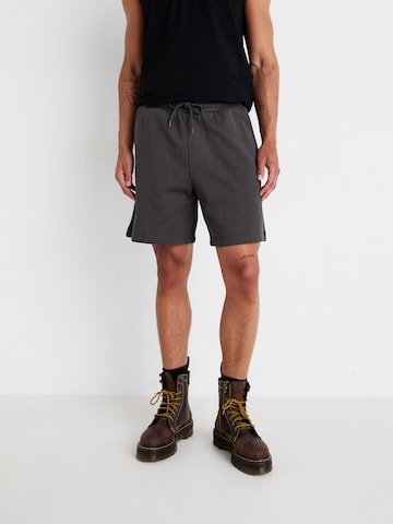 WEEKDAY Обычный Штаны в Серый: спереди