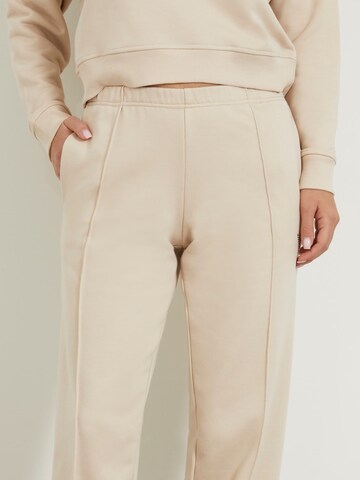 GUESS Tapered Hose in Beige