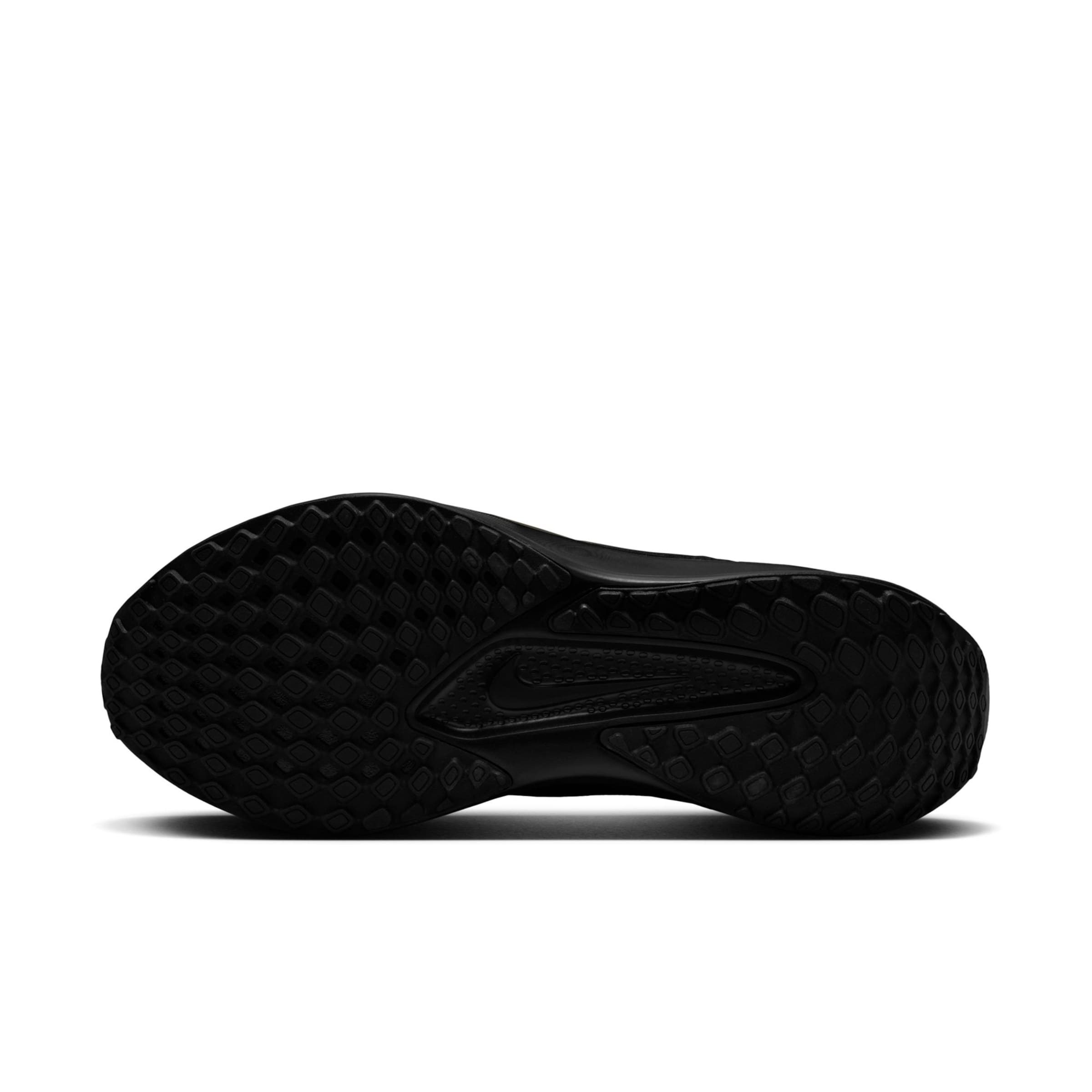 Chaussure de course 'Quest 6' NIKE en noir