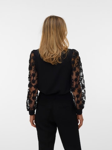 Tricou 'VMHALI' de la VERO MODA pe negru