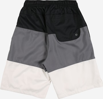 Nike Sportswear Loosefit Shorts in Schwarz