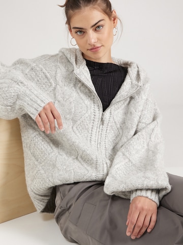 millane Knit Cardigan in Grey