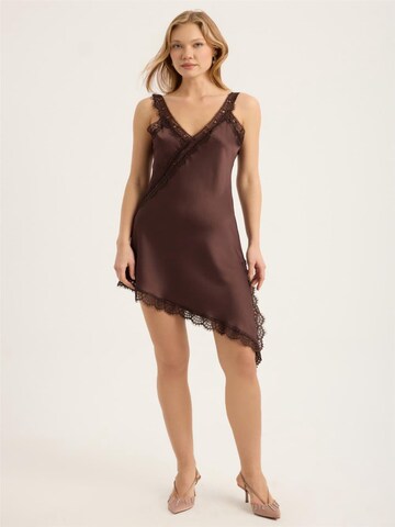 HOME STORE Dress in Brown: front