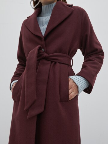 EDITED Between-Seasons Coat 'Cecilia' in Red