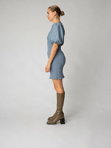 Résumé Šaty 'Sandra' – modrá