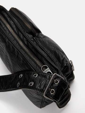 Pull&Bear Tasche in Schwarz