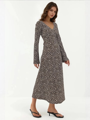 Hiccup - Vestido em castanho