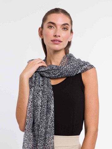 FRAAS Scarf in Black: front