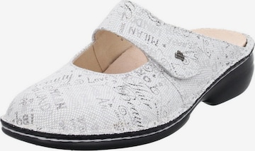 Finn Comfort Mule in White: front