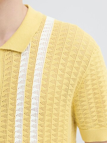 Casual Friday - Ajuste confortable Camisa ' CFHolla ' en amarillo
