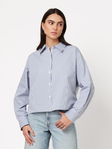 DESOTO Bluse 'Frieda' in Blau: Vorderseite