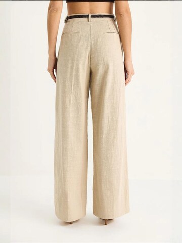 Bianco Lucci Loose fit Pleat-Front Pants in Beige