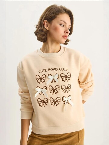 Felpa di Bianco Lucci in beige